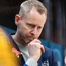 Robert Ohlsson's Instagram, Twitter & Facebook