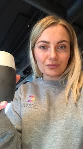 Sunday selfie from the anchor desk ☀️