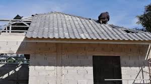 Oleh itu adalah mustahak bagi pemilik rumah untuk memasang lapisan penyerap haba dari kaca fiber di bawah lapisan atap bumbung. Jangan Pakai Concrete Slab Tukang Ini Kongsi Panduan Pilih Bumbung Terbaik Untuk Rumah Impiana