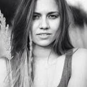 Lisa Petrowski's Instagram, Twitter & Facebook