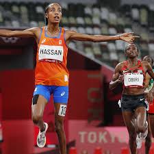 With less than 400 meters to go, she was sprawled on the track and trailed the pack by a considerable distance. Sifan Hassan Destroys Top Class 5 000m Field In First Leg Of Unique Treble Bid Tokyo Olympic Games 2020 The Guardian