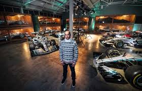 Video Lewis Hamilton Dans Son Garage De Champion Citroen Gs Hamilton Shooting Break