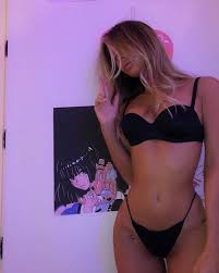 Mathilde Tantot - Free sexy pics, galleries & more at Babepedia