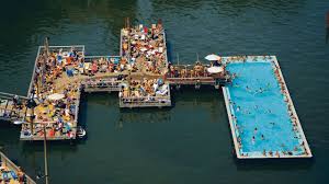Badeschiff Arena Berlin Strand Schwimmbad Sauna In 2020 Landscape And Urbanism Architecture Berlin Urban Beach