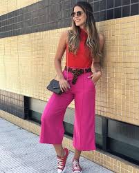 Calça Vermelha Combina Com Que Cor De Blusa Looks Vermelho E Rosa Roupas Com Calca Rosa Roupas Coloridas Blusas Vermelhas
