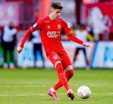 Wat een teamspirit, mentaliteit, karakter en het door de vermoeidheid heen bijten. Fc Twente On Twitter Luka Ilic Speelt Ook Komend Seizoen Op Huurbasis Voor Fc Twente De 22 Jarige Middenvelder Wordt Net Als Vorig Seizoen Gehuurd Van Manchester City Fctwente Https T Co Lalj3diksz