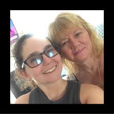 What's up with Joslyn's hair?