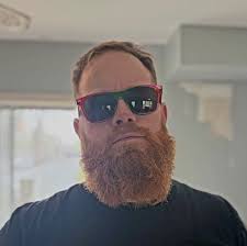 Dustin Hysell's Instagram, Twitter & Facebook