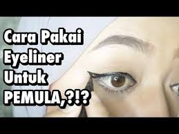 Cara Pake Eyeliner Wing Eyeliner Untuk Pemula Stepbyste Irma Melati Youtube Eyeliner Rambut Dan Kecantikan Kecantikan