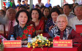 Công ty điều hành ngân hàng tinh trùng thì khẳng định họ đã sàng lọc xem người hiến tặng có 46 bệnh di truyền lặn phổ biến nhất hay không và nhấn mạnh. Chá»§ Tá»‹ch Quá»'c Há»™i Má»«ng Ä'áº¡i Thá» Phu Nhan Tá»•ng Bi ThÆ° Nguyá»…n VÄƒn Linh Ä'ai Ptth Tuyen Quang