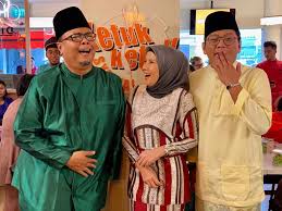 Explore tweets of ketuk ketuk ramadan @ketukramadan on twitter. 15 Tahun Ketuk Ketuk Ramadan Sheila Rusly Langsung Tidak Guna Skrip Berita Mediacorp