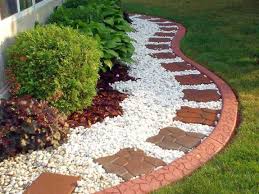 Why not try combining rocks and traditional gardens? Easy Landscaping Ideas With Rocks Lanscaping Design Home