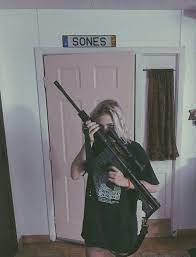 See more ideas about grunge aesthetic, aesthetic grunge, lord pretty flacko. Aesthetic Girl Holding Gun Pfp Novocom Top