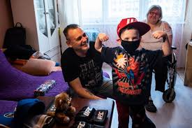 Abd borsasında küçük ve büyük yatırımcılar arasında gamestop hisseleri üzerinden yaşanan çekişme gözleri reddit'e çevirdi. Volkan Oezdemir Visits Ufc Fan Ufc