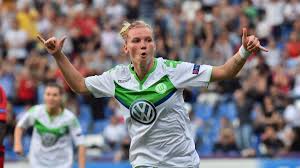 She joined the bundesliga side fcr 2001 duisburg in 2008. Vfl Wolfsburg Verlangert Den Vertrag Mit Kapitanin Alexandra Popp Eurosport