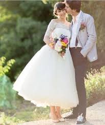 Bellissimo abito da sposa vintage anni '80 fatto a mano in laboratorio pier della francesca, a torino, taglia 44, con sottogonna, vendo. Acquista Abiti Da Sposa Vintage Anni 50 Corti Da Te Con Maniche Corte In Pizzo Tulle Con Scollo A V Fuori Dalla Spalla Abiti Da Sposa Allaperto Su Misura A 45