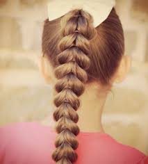 die falsche flechtfrisur durch das wickeln von strahnen erreicht geflochtene frisuren coole frisuren flechtfrisuren