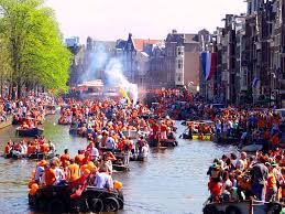 Bo holandia to więcej niż amsterdam, a nawet dla wielu holendrów prawdziwa holandia to wszystko poza amsterdamem, natomiast stolica kraju to specjalne, trochę dziwne miasto. Hotel Amsterdam Hollandia Amsterdam