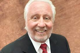 Anna Cutter's Instagram, Twitter & Facebook