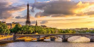 Paris started removing padlocks from the pont des arts bridge on monday in an attempt to end the tourist tradition of love locks on the promenade. Paris Banks Of The Seine France World Heritage Journeys Of Europe