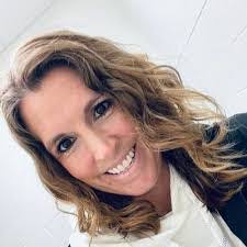 Jane Moxley's Instagram, Twitter & Facebook