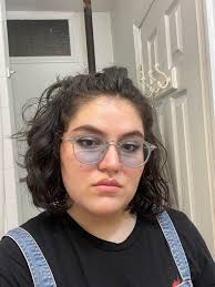 Hi 💫 My name is Maddy, I'm 29 years old, I'm looking for a roommate to  apartment hunt with for a June 1st (can be flexible for in July 1st) move  in.