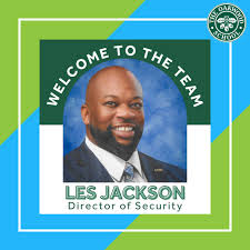 We are thrilled to introduce Les Jackson as The Oakwood School's first-ever  Director of Security! 🎉 With 25 years of law enforcement experience,  including extensive work in school safety, Les brings a