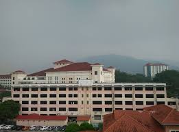 The largest public hospital in penang, it also serves as the reference hospital within northern malaysia. File Hospital Pulau Pinang Panoramio Jpg Wikimedia Commons