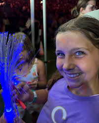 Our team and families had such a blast @woodstockconcertseries tonight with  @joshturnermusic passing out t-shirts and hanging with the  community🤠💃🏼💛 #woodstock #concert #joshturner #music #summer #heat