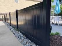 Pros and Cons of Vinyl Fencing | Hurricane Fence