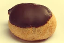 La location della pasticceria, il cabaret di paste e il pezzo forte. Anni 90 Quando I Macaron Non C Erano E Il Cabaret Delle Paste Era Una Cosa Seria Dissapore