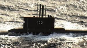 Kemudian pada pukul 03.46, sea rider memonitor periskop dan lampu pengenal dari kri nanggala yang mulai menyelam dan tidak terlihat. Cvecmx4b 7yk1m