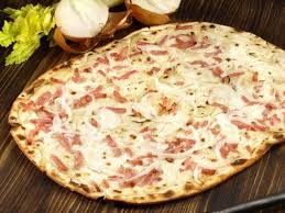 Recette De La Tarte Flambee Alsacienne Ou Flammekueche Flamma Ingredients Etapes De Preparation Pate Cuisson Creme Sauce Recette Tarte Flambee Recettes De Cuisine Recette