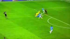 El central de martorell posará con la elástica culé tras pasar la. Video Eric Garcia Gets Brutally Knocked Out By Ederson Witty Futty