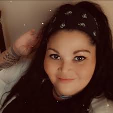 Where is Tracey Fry practicing now?