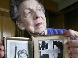 Fékk armband bróður síns 65 árum síðar