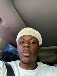 Every shawt need a talented handsome homeboy😬