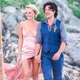 We did not find results for: Star Hochzeiten Die Skurrilsten Brautkleider Der Stars Gala De