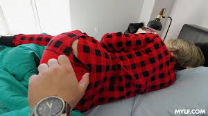 Dee Williams Sharing a Room With My Stepmom Ends With a Creampie MYLF mp4  0003 — Postimages