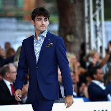 Charles leclerc | quick graphite pencil sketch made by me. Formel 1 Charles Leclerc Beeindruckt Modepapst Armani