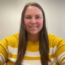 Erin Hipple's Instagram, Twitter & Facebook