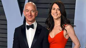 Jeff bezos' reported new $165 million home in beverly hills (google maps) at the time, the home was 13,600 square feet. Mackenzie Bezos Die Ex Von Amazon Boss Jeff Bezos Spendet Die Halfte Ihres Vermogens Stern De