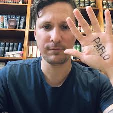 Me llamo Pablo. Soy hijo de Raul y Maria Elena. Tengo dos hermanos Mariano  y Marcelo. Puedo decirlo porque sé quién soy. Lamentablemente hay muchos y  muchas que aún no lo saben…