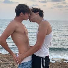 Svandylove Shorts - YouTube