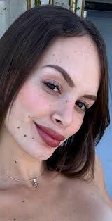 Detrás de cada mujer existe una historia que la convirtió en guerrera 🤍