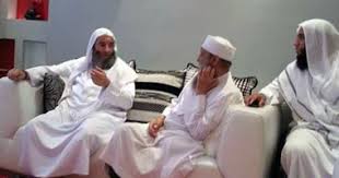 انتشر خبر وفاة الشيخ الكبير محمد حسان وانه توفى على الهواء خلال ظهوره في برنامج يوم الاحد 27/6/2015 بعد معاناة مع المرض، هذا الخبر اثار العديد من التساؤلات من عند متابعي الداعية محمد حسان ومحبيه وأيضا هل بالفعل الخبر صحيح. Ø§Ù„Ø´ÙŠØ® Ù…Ø­Ù…Ø¯ Ø­Ø³Ø§Ù† ÙŠÙ‚Ø¯Ù… Ø§Ù„Ø¹Ø²Ø§Ø¡ Ù„Ø£Ø¨Ùˆ Ø¥Ø³Ø­Ø§Ù‚ Ø§Ù„Ø­ÙˆÙŠÙ†Ù‰ ÙÙ‰ ÙˆÙØ§Ø© ÙˆØ§Ù„Ø¯ØªÙ‡ Ø§Ù„ÙŠÙˆÙ… Ø§Ù„Ø³Ø§Ø¨Ø¹