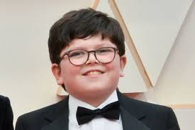 Watch: Ellie Kemper, Rob Delaney play would-be burglars in 'Home Sweet Home  Alone'