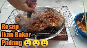 Akan tetapi jika sobat mau menelaah dan melihat daun jati tersebut pasti akan sedikit kaget. Resep Ikan Bakar Padang Kiambang Raya Sumbar Cara Bakar Ikan Di Lahan Sempit Youtube