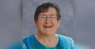 Ruth Wiskus's Instagram, Twitter & Facebook