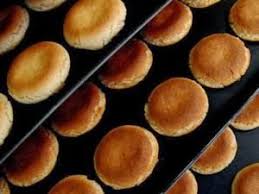 Les Mouchous Les Macarons Du Pays Basque Recette Basque Recette Macaron Macaron